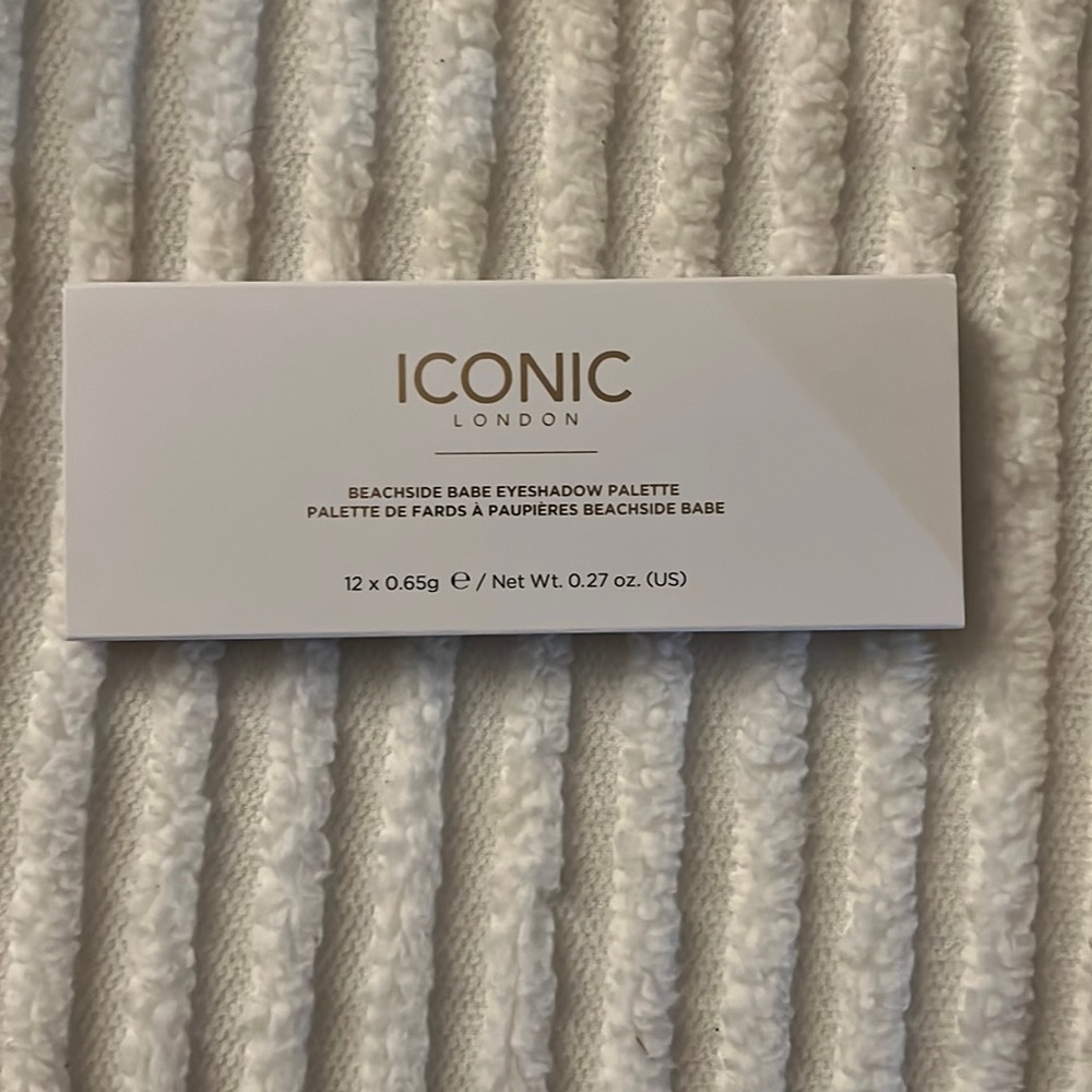 Iconic London beachside babe eyeshadow palette